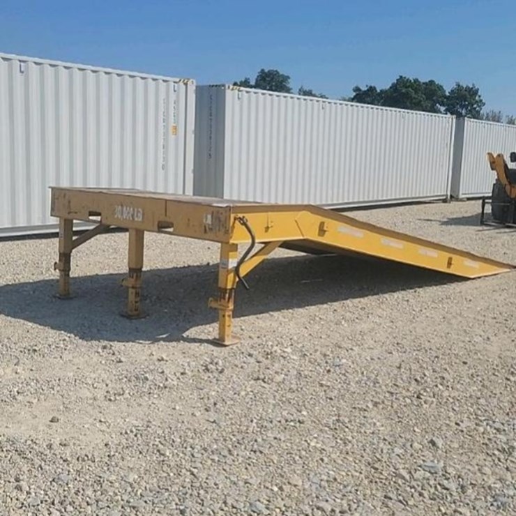 PORTABLE LOADING RAMP 38068
