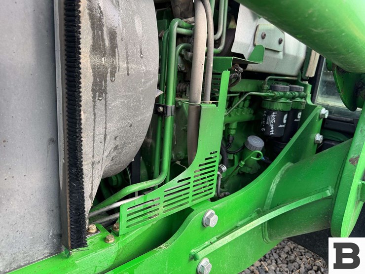 2011-john-deere-6115d-image-21