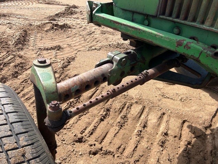 john-deere-3020-image-9