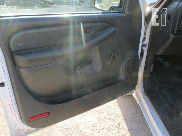 2003-chevrolet-2500-image-11