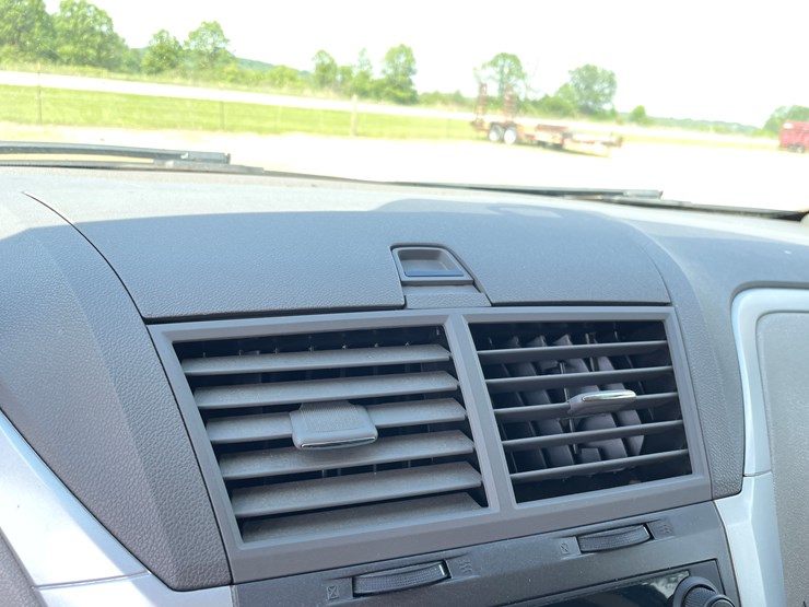 2012-chevrolet-traverse-ls-image-65
