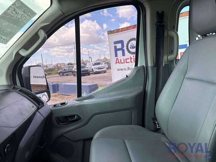 2016-ford-transit-image-11