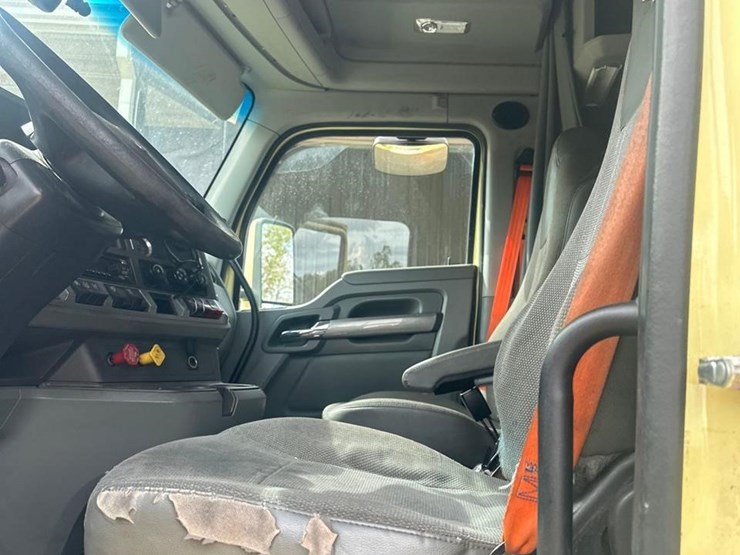 2019-kenworth-t680-image-23