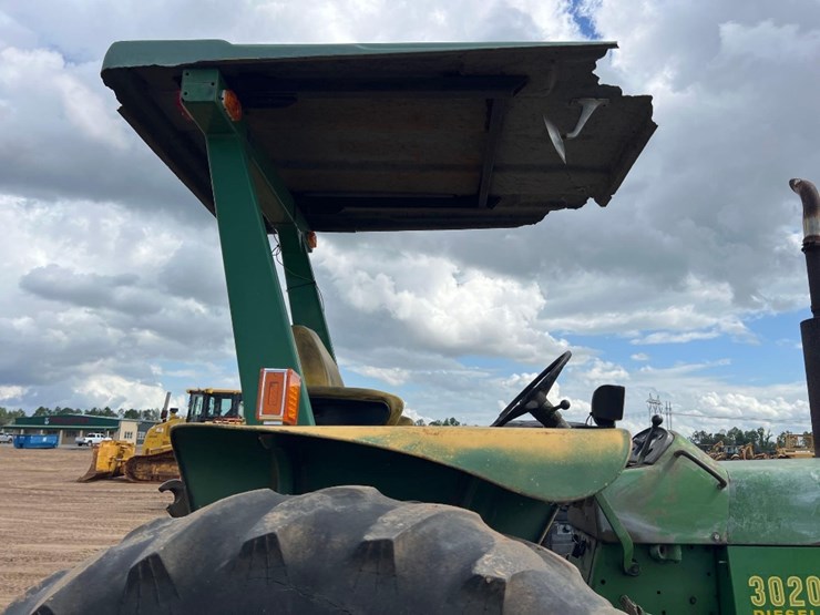 john-deere-3020-image-18