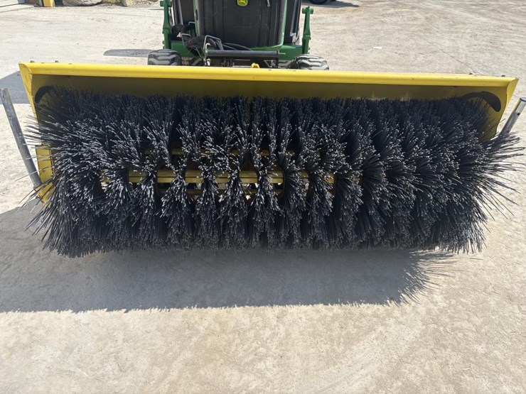 john-deere-1025-image-38
