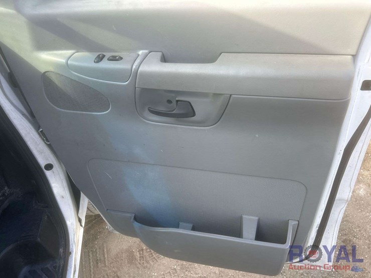 2007-ford-cargo-image-14