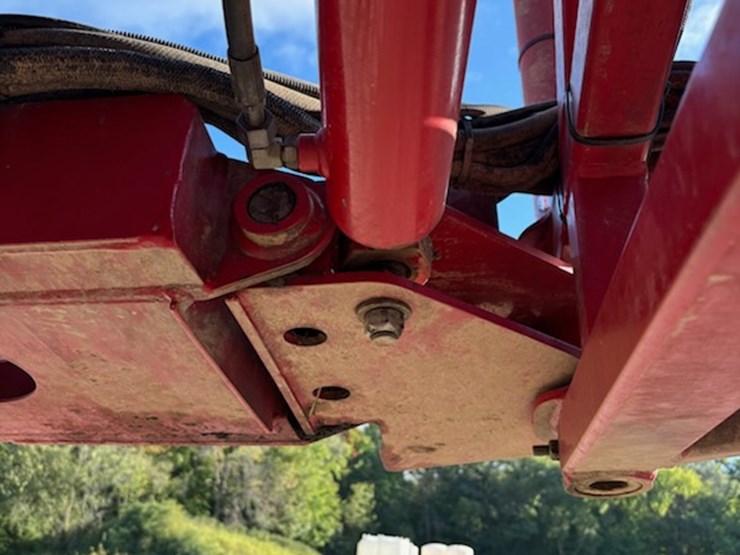 2011-case-ih-patriot-4420-image-19