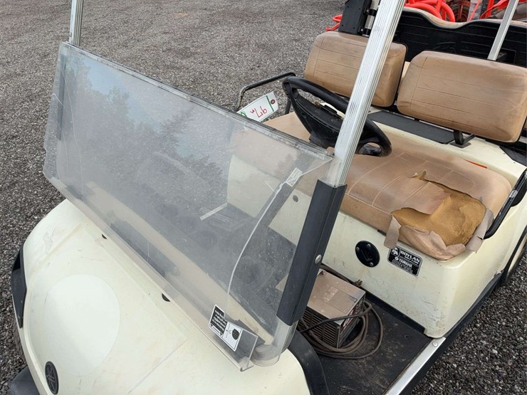 yamaha-electric-golf-cart-with-charger-image-3
