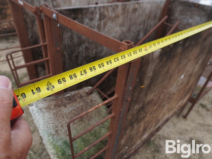 raised-calf-crates-image-10