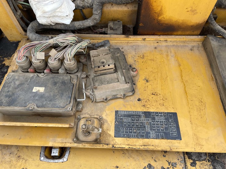 #8612-•-2019-cat-ap100f-asphalt-paver-(aps)-image-95