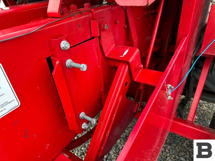 2016-massey-ferguson-1842-image-18