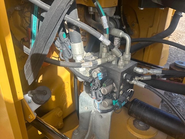 2017-deere-624kii-image-21