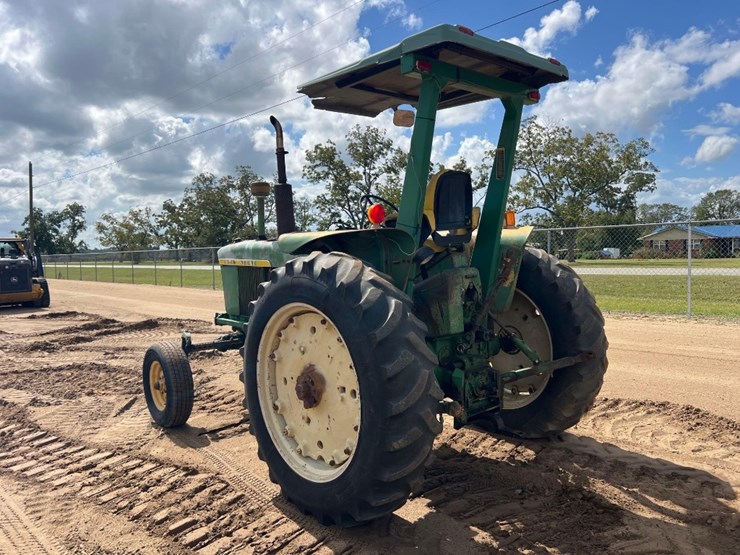 john-deere-3020-image-2