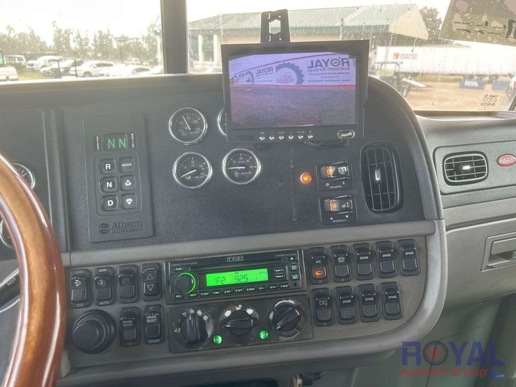 2014-peterbilt-384-image-20