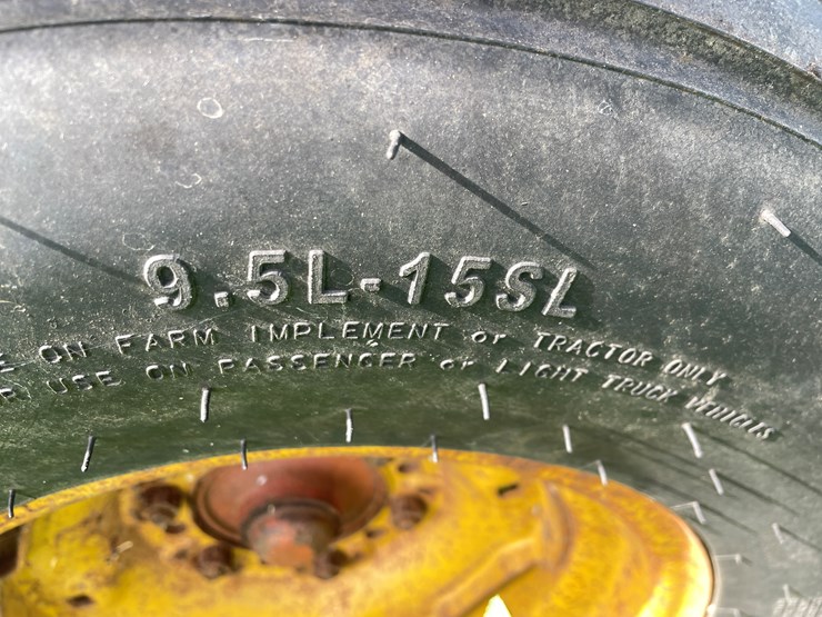 #4457-•-gravity-cart-with-3'-auger-image-15