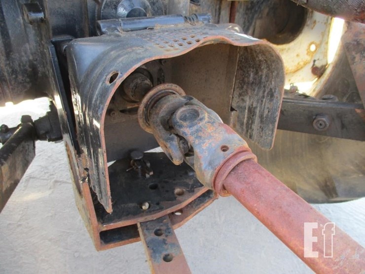 2005-new-holland-tn70-image-15