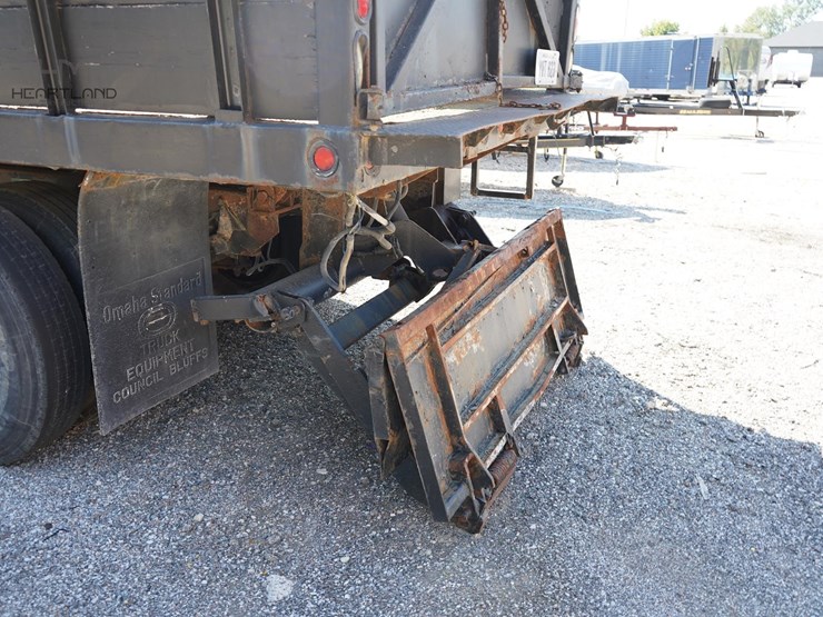 2007-freightliner-business-class-m2-106-image-15