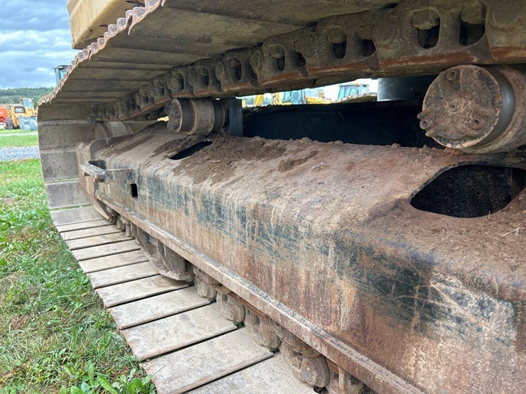 2016-caterpillar-325fl-image-16