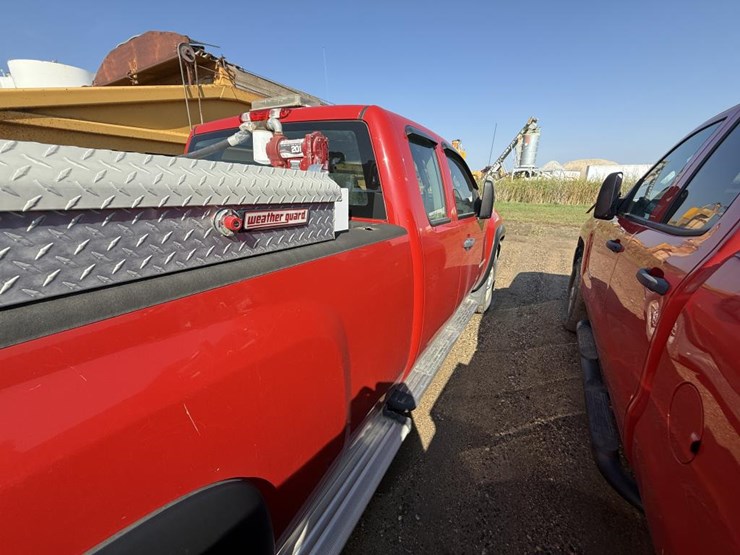 #2141-•-2013-chevrolet-silverado-2500hd-4x4-pickup-truck-image-16