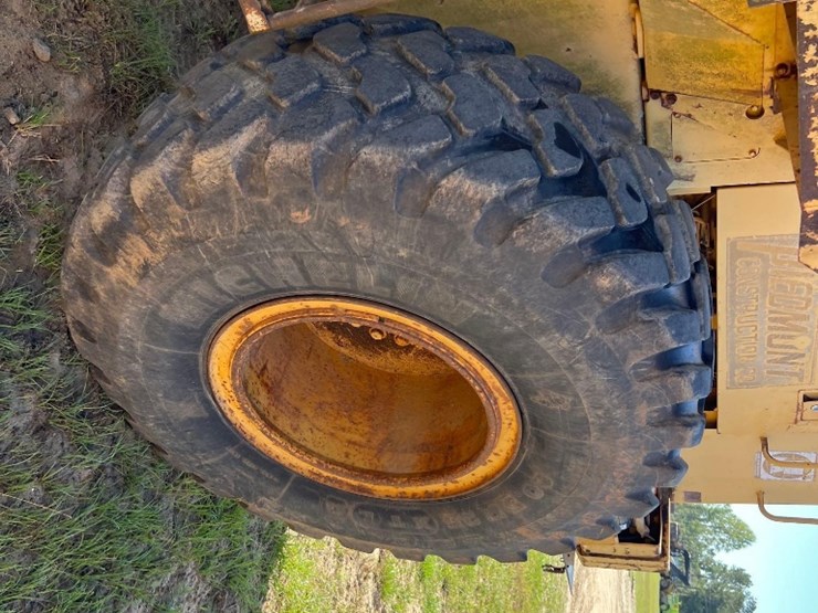1993-deere-444e-image-8