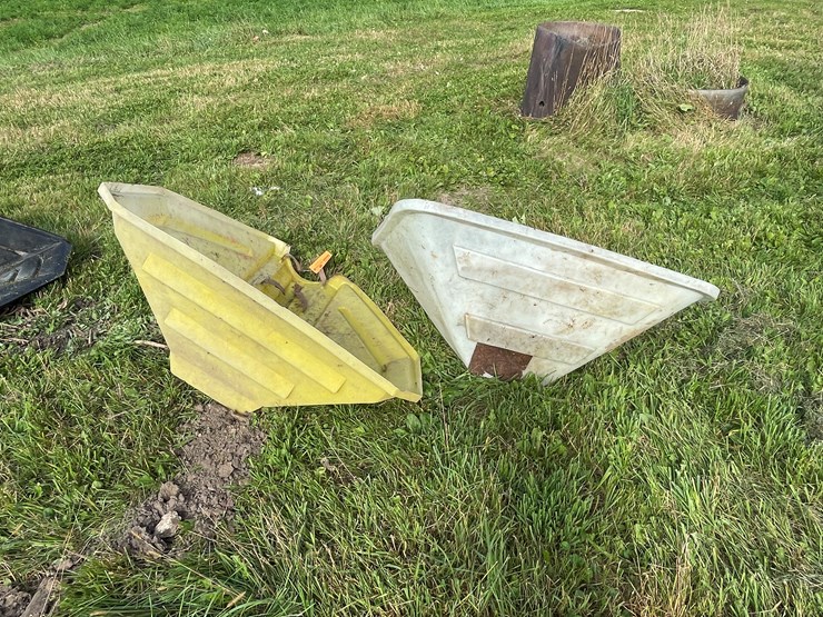 #4494-•-(2)-used-hopper-bins-image-4