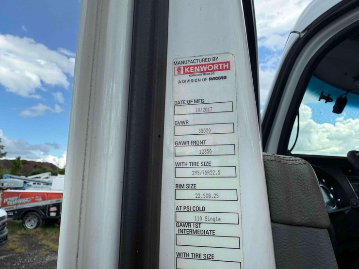 2018-kenworth-t680-image-34