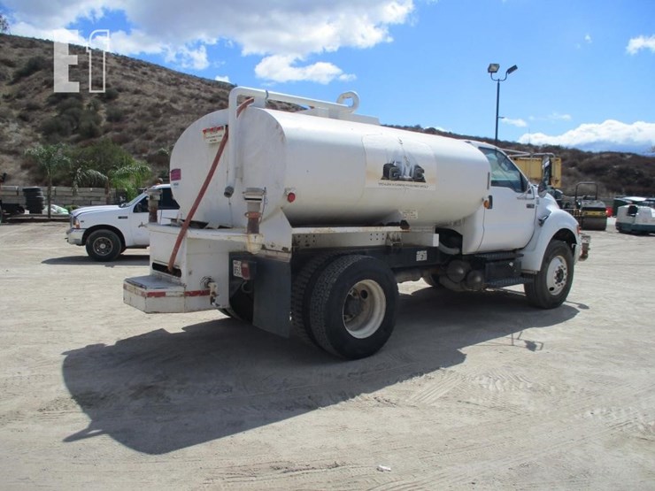 2011-ford-f750-xl-image-3