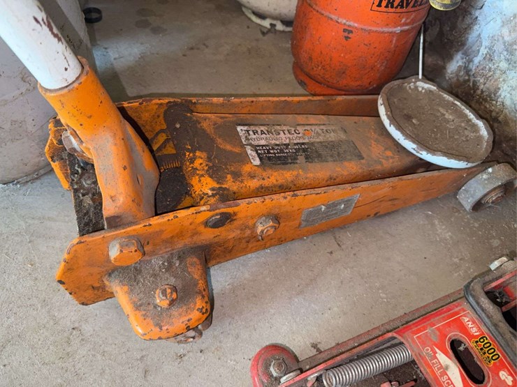 2-1/4-ton-floor-jack-image-2