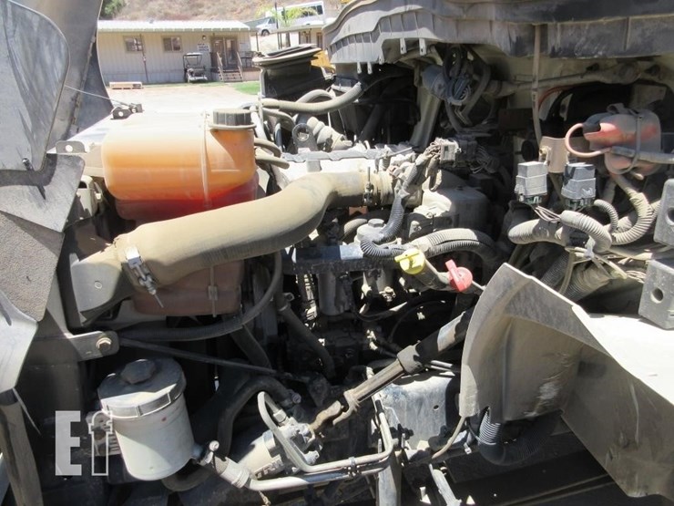 2014-international-durastar-4300-image-5