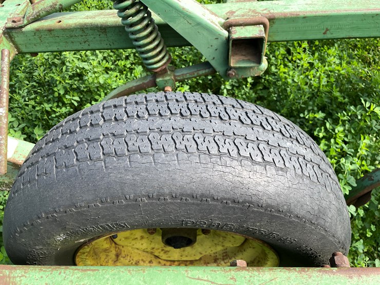 john-deere-11-image-6