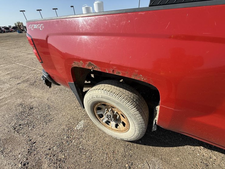 #2114-•-2015-chevrolet-silverado-2500hd-4x4-pickup-truck-image-19