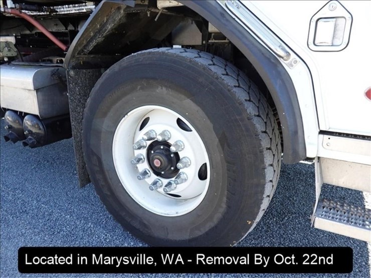 2009-peterbilt-pb320-image-55