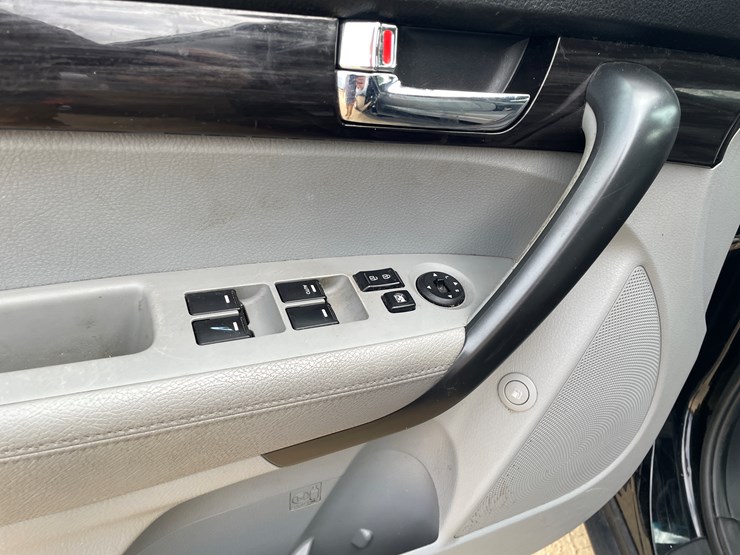 2012-kia-sorento-image-34