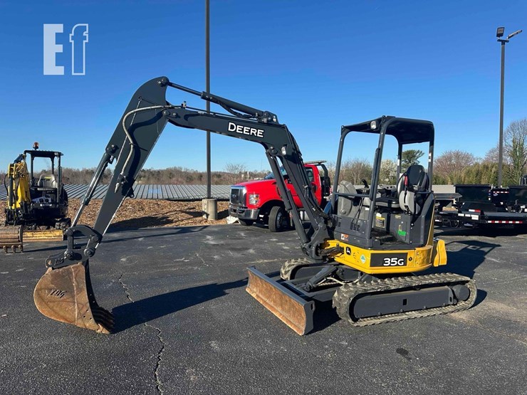 2021-deere-35g-image-1