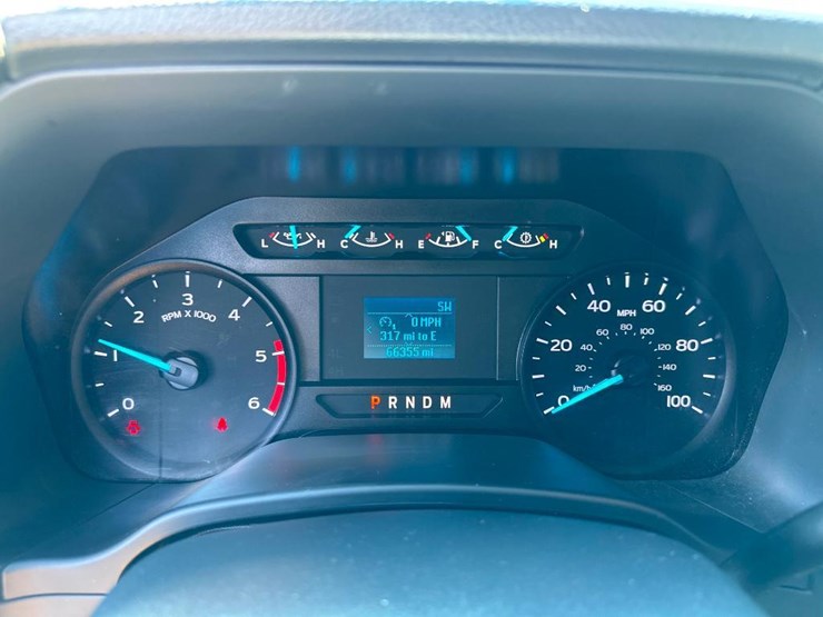 2022-ford-f350-xl-image-16