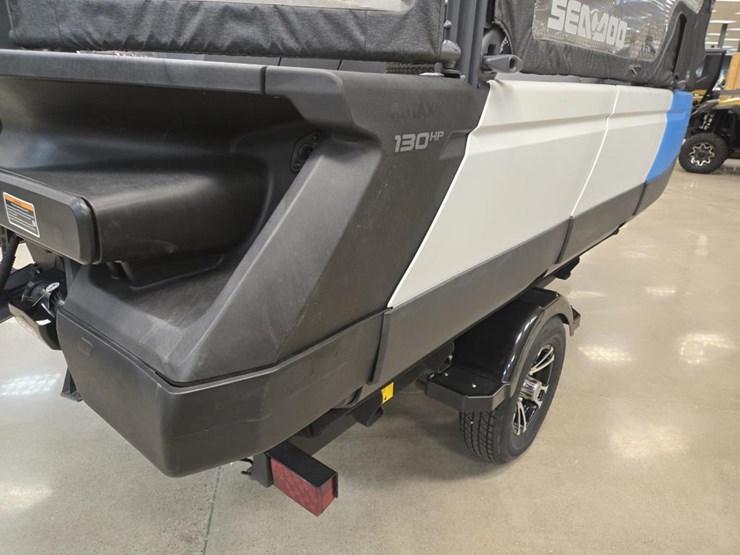#1787-•-sea-doo-switch-boat-image-13