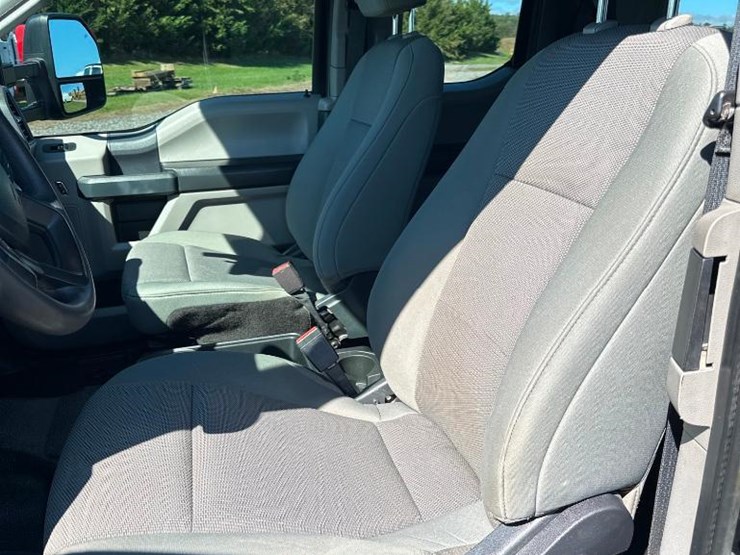 2022-ford-f350-xl-image-14