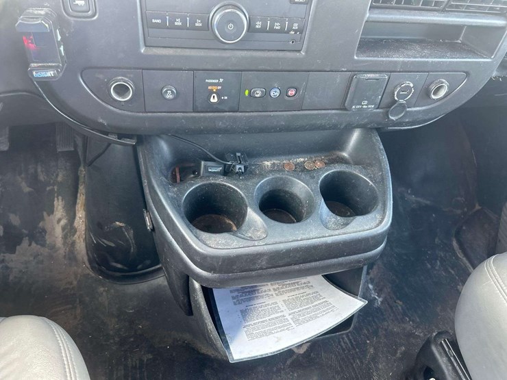 2019-chevrolet-express-2500-cargo-van-image-15