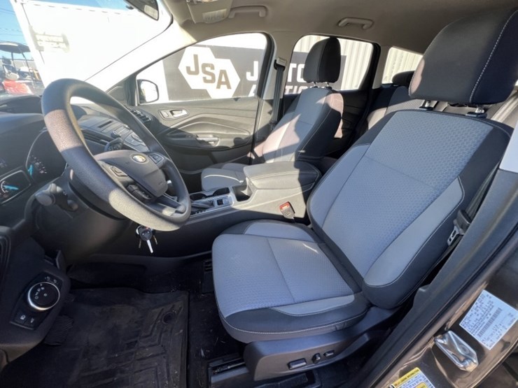 2017-ford-escape-image-23