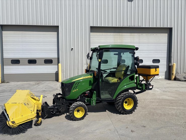 john-deere-1025-image-1