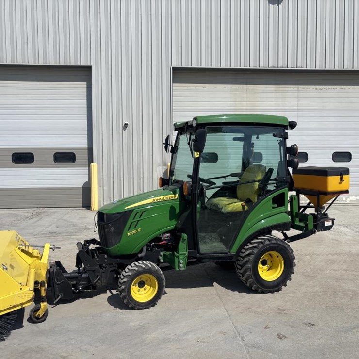 JOHN DEERE 1025