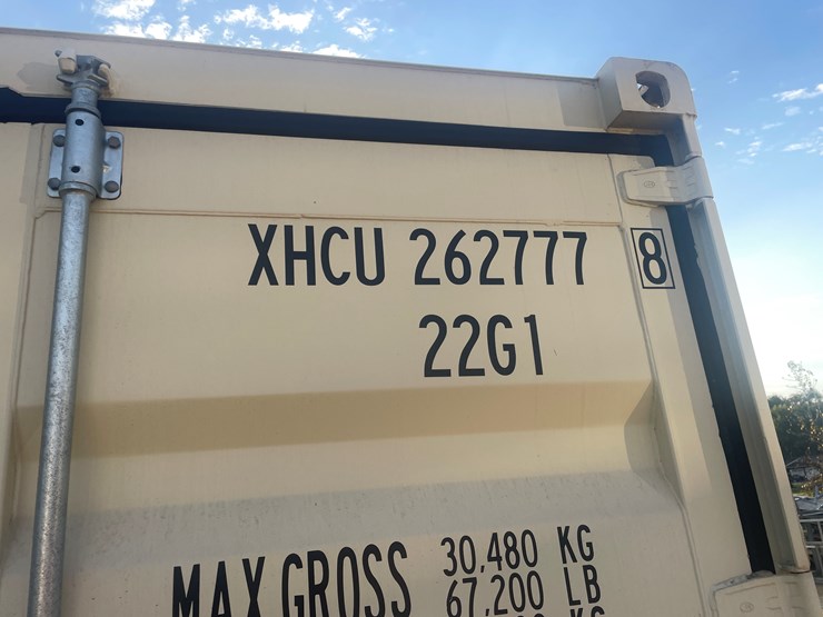 #304-•-20'-shipping-container-image-7