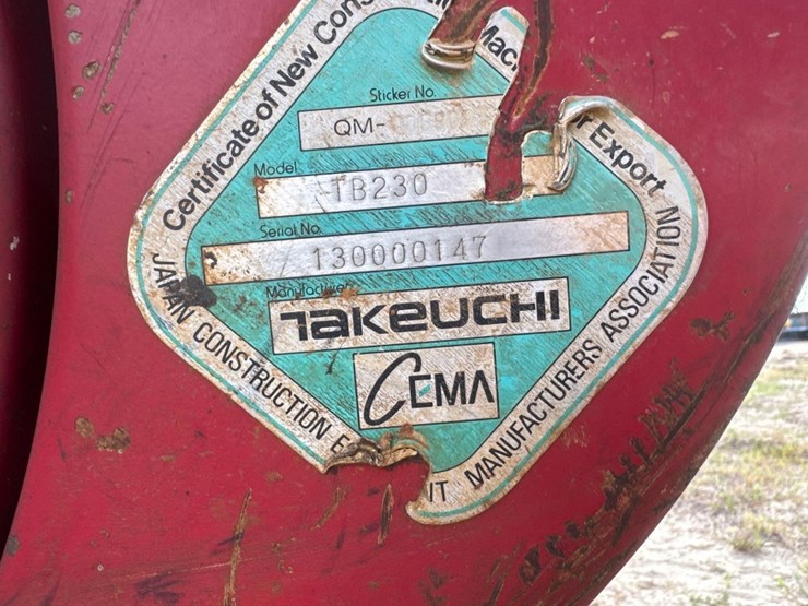 takeuchi-tb230-image-18