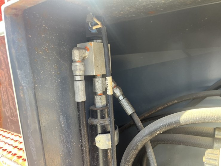2011-skyjack-sj8841rt-image-35