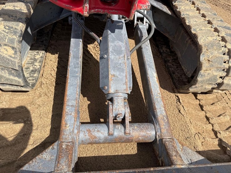 takeuchi-tb240-image-17