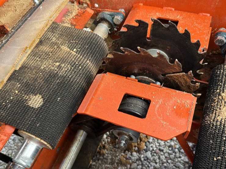 #103a-•-2024-wood-mizer-edger-image-15