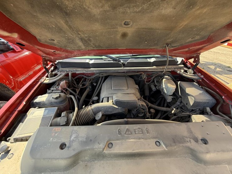 #2141-•-2013-chevrolet-silverado-2500hd-4x4-pickup-truck-image-24
