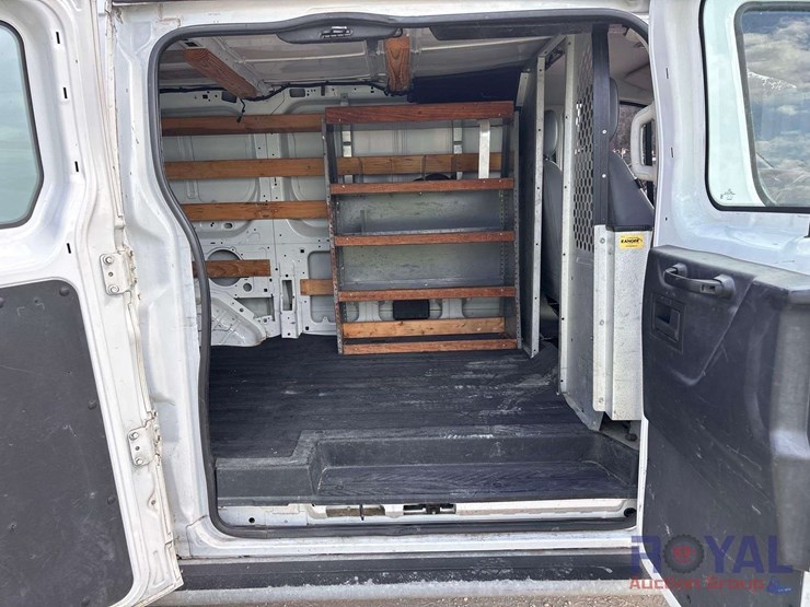 2016-ford-transit-image-21