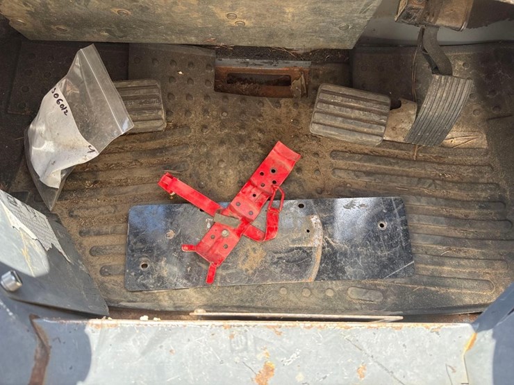 2021-takeuchi-tl12v2-image-33