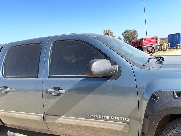 2010-chevrolet-silverado-1500-image-18